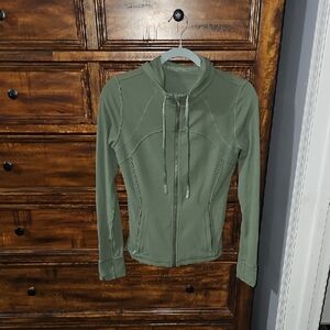 Lululemon Green Nulu Hooded Define Jacket. Full Length, Sz 8 Pre Owned